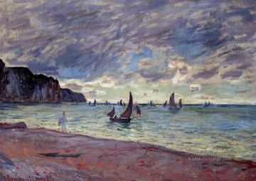  Fische Galerie - Fischerboote vom Strand und den Klippen von Pourville Claude Monet